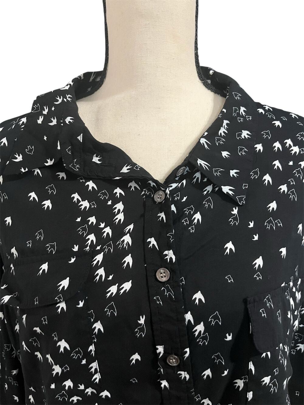 Two by Vince Camuto Women's Black White Bird Graphic Blouse Sz XL